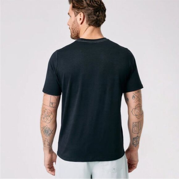 VUORI | Men’s Black Current Tech Tee Lightweight Contrast Stitch Size Medium - Picture 2 of 11